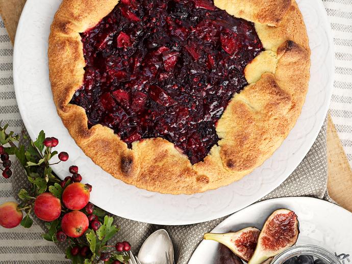**[Rustic rhubarb and berry pie](https://www.womensweeklyfood.com.au/recipes/rustic-rhubarb-and-berry-pie-26895|target="_blank")**

On a cold, wintry night, there's nothing better than sitting down to enjoy a delectable feast with friends or family.