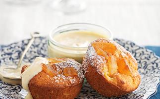 Spiced ginger puddings with vanilla custard