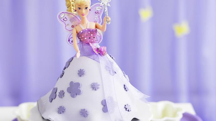 Princess-themed birthday cakes 