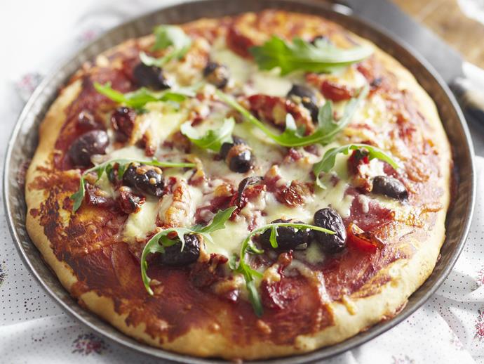**[Pizza damper](https://www.womensweeklyfood.com.au/recipes/pizza-damper-5492|target="_blank")**