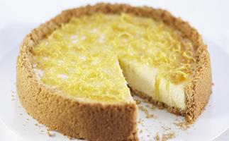 Baked lemon cheesecake