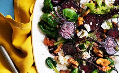 Salad of roasted beetroot with goat's cheese and walnuts
