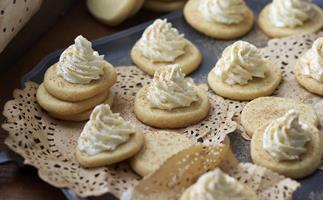 melt-in-the-mouth eggnog shortbreads