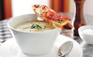 cauliflower soup with cheese and bacon toasts