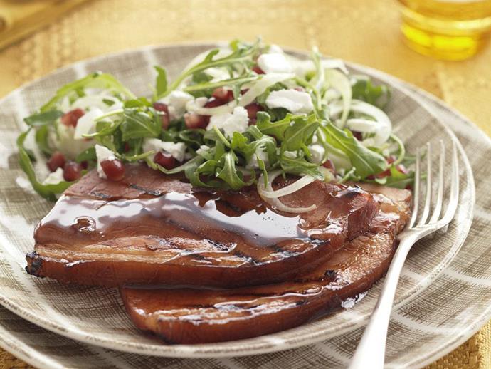 **[Pineapple glazed ham with pomegranate & fennel salad](https://www.womensweeklyfood.com.au/recipes/pineapple-glazed-ham-with-pomegranate-and-fennel-salad-8213|target="_blank")**

Pomegranate and fennel salad makes a fresh, fruity side for this tender pineapple-glazed ham. This simple meal makes a great alternative Christmas lunch or festive meal.