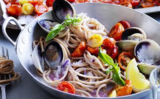 spelt spaghetti with cherry tomato sauce and vongole