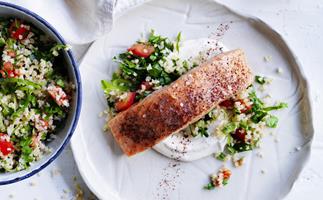 Baked salmon fillets with tahini sauce and tabbouleh