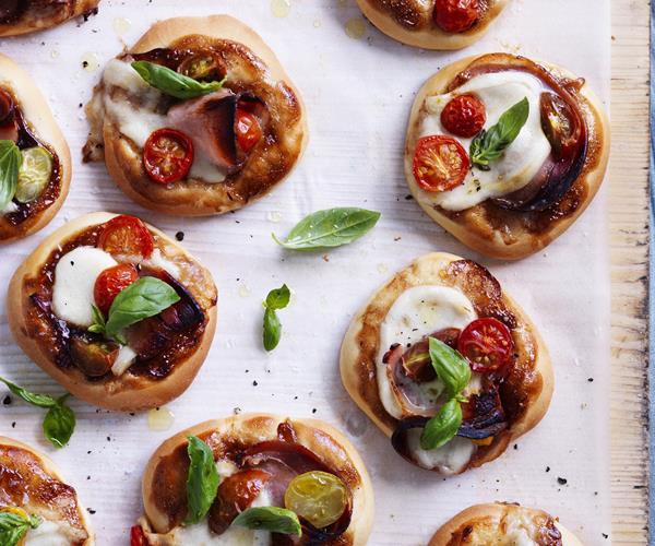 Tomato, pancetta and buffalo mozzarella pizza recipe | Food To Love