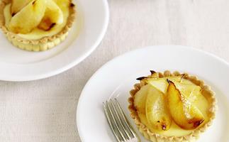 Ricotta and mascarpone tarts with roasted pears