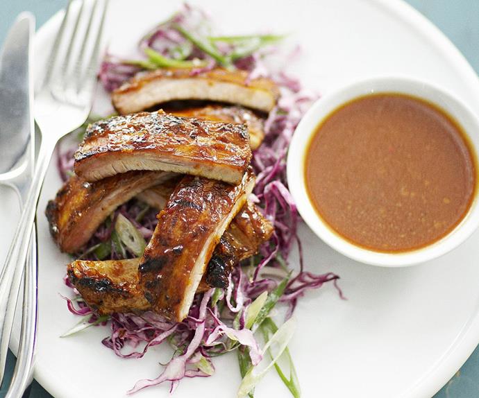 Barbecued pork spareribs with red cabbage coleslaw