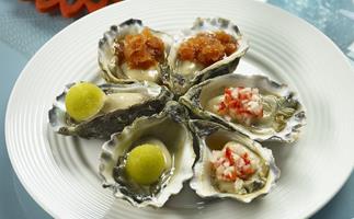 oysters with shallot &chilli vinegar