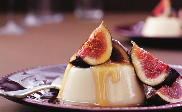 clove panna cotta with fresh figs