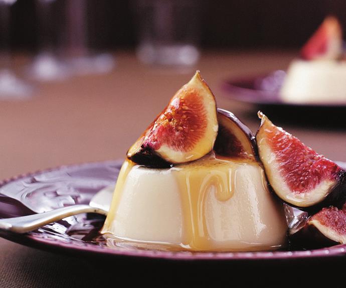clove panna cotta with fresh figs
