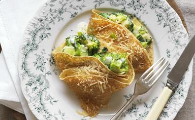Crêpes with creamy broccoli