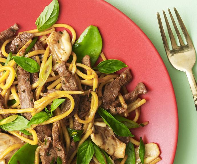 INDONESIAN CHILLI LAMB WITH NOODLES