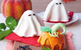Ghostly Chocolate cakes and Pumpkin cakes