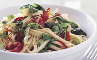 linguine with asparagus and chilli pancetta
