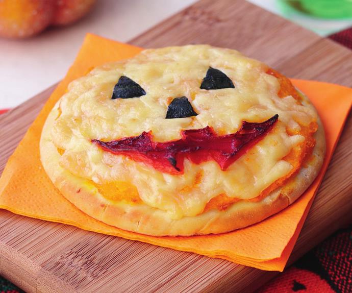 Jack-o'-lantern pumpkin pizza