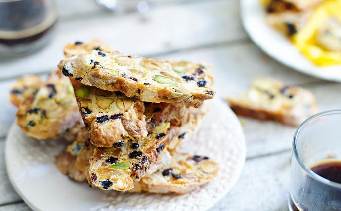 Sugar-free biscotti with dried fruit