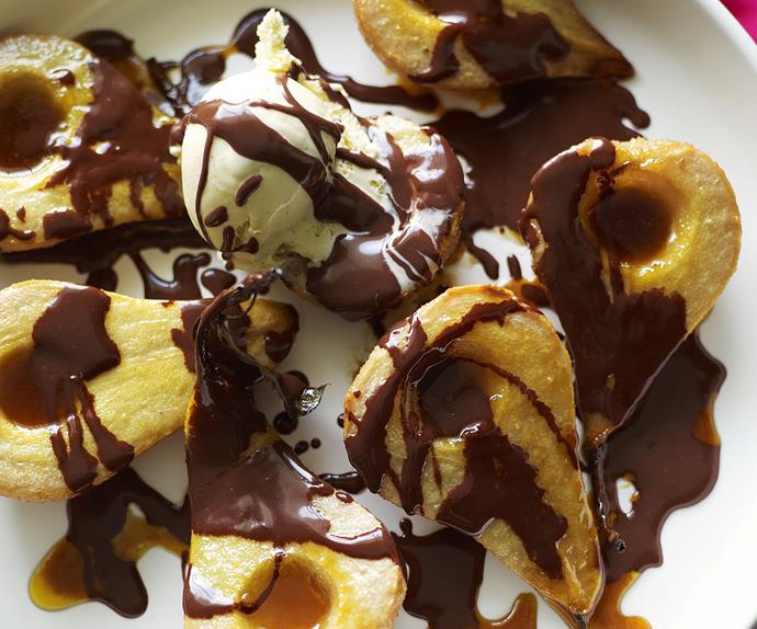 Baked pears with chocolate sauce