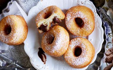 New York chocolate-filled croissant doughnuts