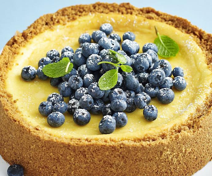 baked sour cream cheesecake