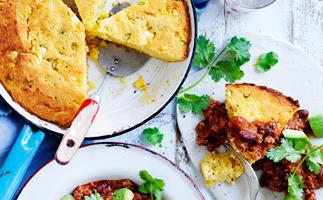 Skillet cornbread with beef and bean chilli