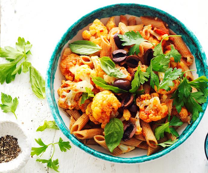 wholemeal pasta with cauliflower and olives