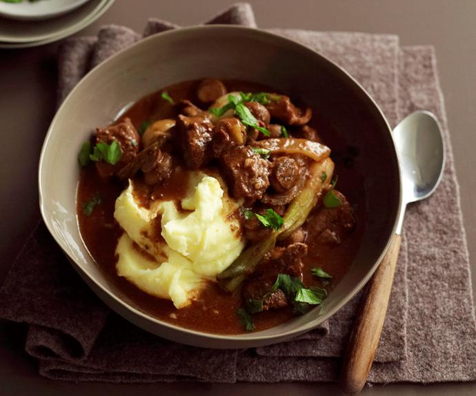 Slow-cooker beef, mushroom and red wine stew