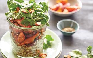 Spiced steak with carrot and quinoa salad jar