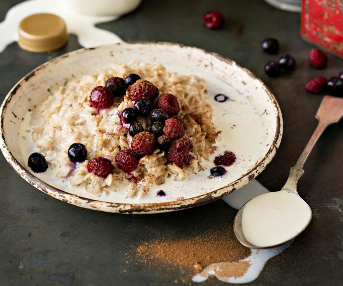 Wholegrain oats with berries