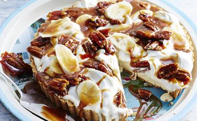 Banoffee ice-cream tart with toffeed pecans