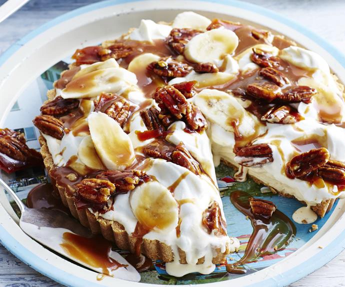 banoffee ice-cream tart with toffeed pecans