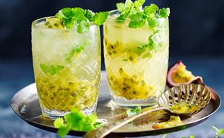 Passionfruit and pineapple spritzer