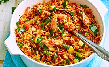 Easy one-pot rice and chicken with zucchini