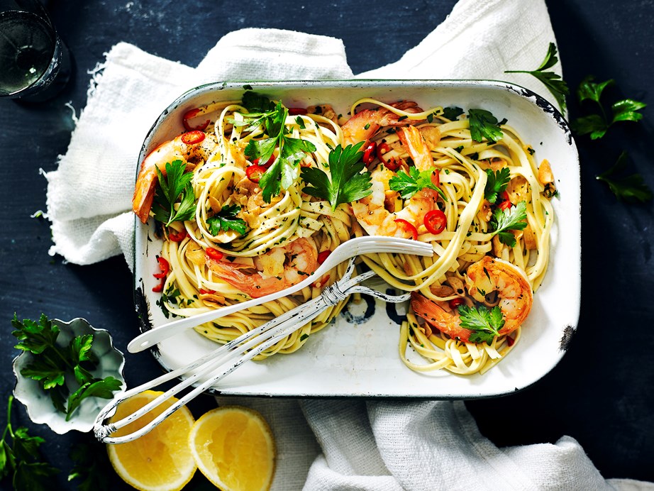 **[Linguine with garlic prawns](https://www.womensweeklyfood.com.au/recipes/garlic-prawn-linguine-pasta-recipe-1690|target="_blank")**