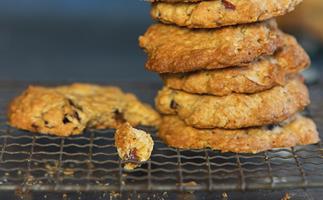 Date, nut and oat biscuits
