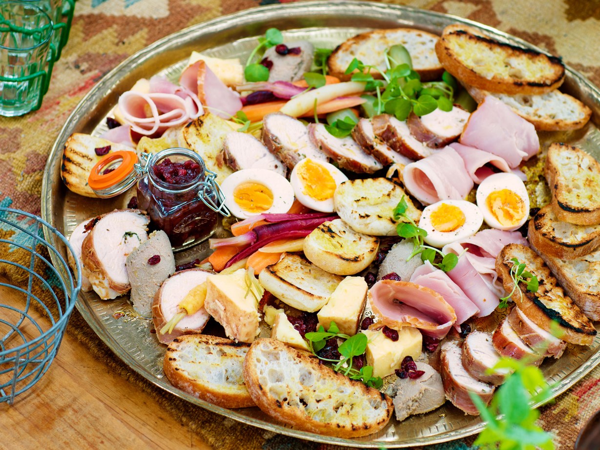 How to create the perfect Christmas grazing platter