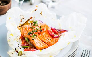 Barbecue salmon parcels