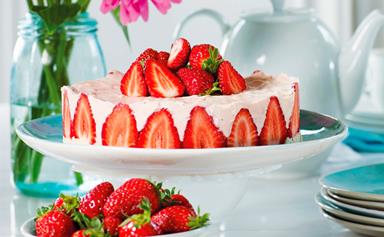 Strawberry mousse cake with mascarpone whipped cream