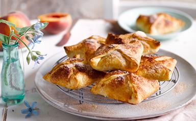 Peaches and cream pastry pockets