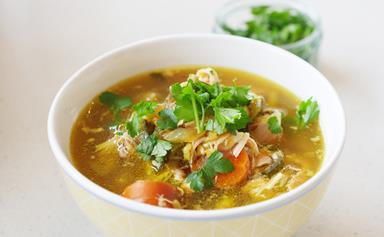 Easiest-ever healthy slow cooker chicken soup