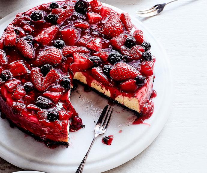 Cookie and berry cheesecake