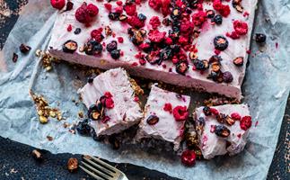 Gluten-free no-bake frozen berry yoghurt bars