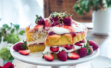 Lemon sponge cake with strawberries and cream