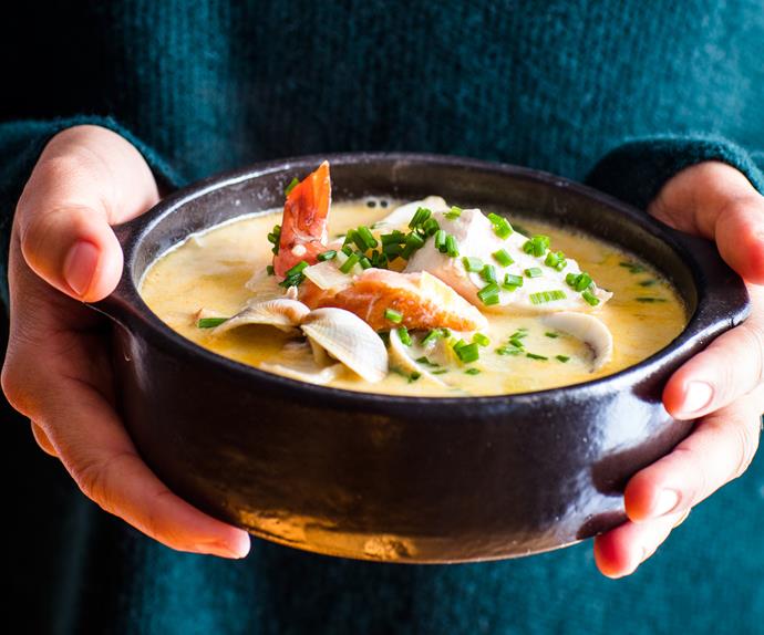 Simple creamy seafood chowder soup