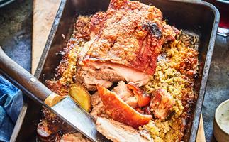 One-pan pork belly with apple and fennel stuffing