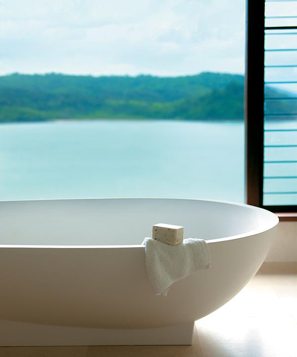 **Qualia, Hamilton Island, QLD**
<br><br>
Immersed in the tropical bushlands and azure waters of Hamilton Island, Qualia offers light-filled pavilions with serene privacy. The stone and glass baths are complemented by a eucalyptus-scented sea breeze that permeates from the surrounding rainforest.

*Qualia, Hamilton Island, Mackay, QLD, [qualia.com.au](http://www.qualia.com.au/|target="_blank"|rel="nofollow")*