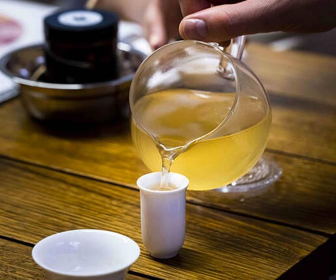 **Signature tea blending workshop for two at [Red Balloon](https://www.redballoon.com.au/product/signature-tea-blending-workshop---for-2/IAP002-M.html|target="_blank"|rel="nofollow")** <Br><br>
If you have a tea connoisseur on your hands, a tea blending workshop will hit the spot. With the guidance of a tea sommelier and a large selection of tea leaves to choose from you'll learn the art and science behind making the perfect cup of tea. <br><br>
**[BOOK NOW](https://www.redballoon.com.au/product/signature-tea-blending-workshop---for-2/IAP002-M.html|target="_blank"|rel="nofollow")**