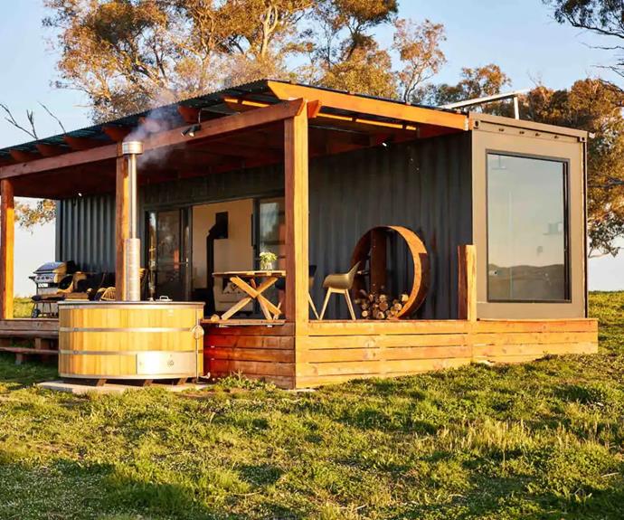 **[Horseshoe hideaway, Mullion](https://airbnb.pvxt.net/c/3001951/264339/4273?subId1=gt&u=https%3A%2F%2Fwww.airbnb.com.au%2Frooms%2F51199323|target="_blank"|rel="nofollow")**

Looking to escape the big smoke and go off grid for a weekend this winter? Horseshoe Hideaway set 30 minutes from Yass is a remote getaway with panoramic views, indoor and outfire fireplaces, and a woodfired plunge pool.
<br><br>
**[SHOP NOW](https://airbnb.pvxt.net/c/3001951/264339/4273?subId1=gt&u=https%3A%2F%2Fwww.airbnb.com.au%2Frooms%2F51199323|target="_blank"|rel="nofollow")**